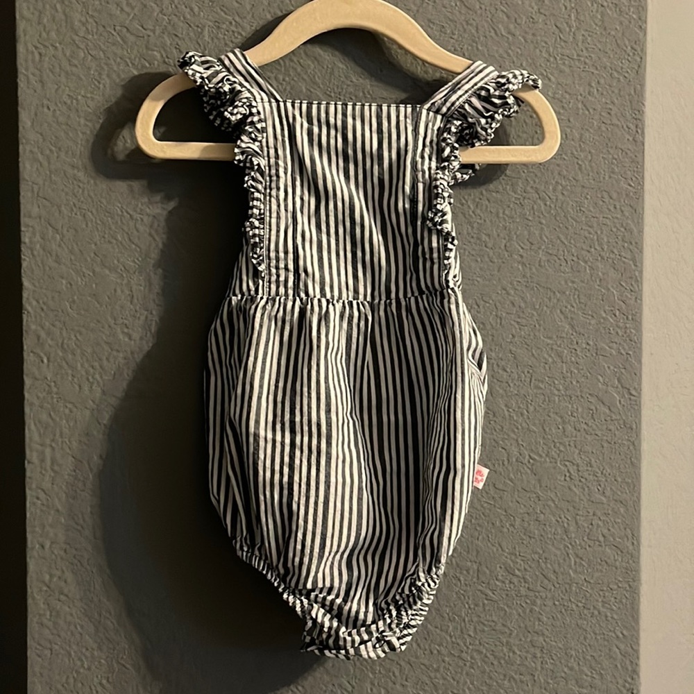 RuffleButts Bubble Romper. 18-24mo